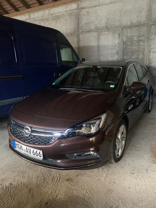 Opel Astra Sports tourer + Kombi