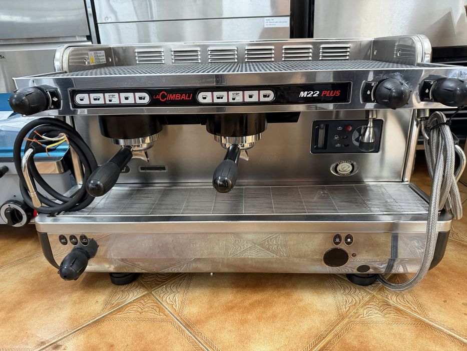 Máquina café industrial como nova, com garantia,fazemos instalação.