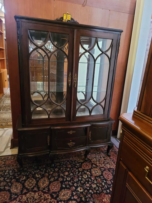 Cristaleira antiga estilo Queen Anne - Com marcas de uso mas perfeitam