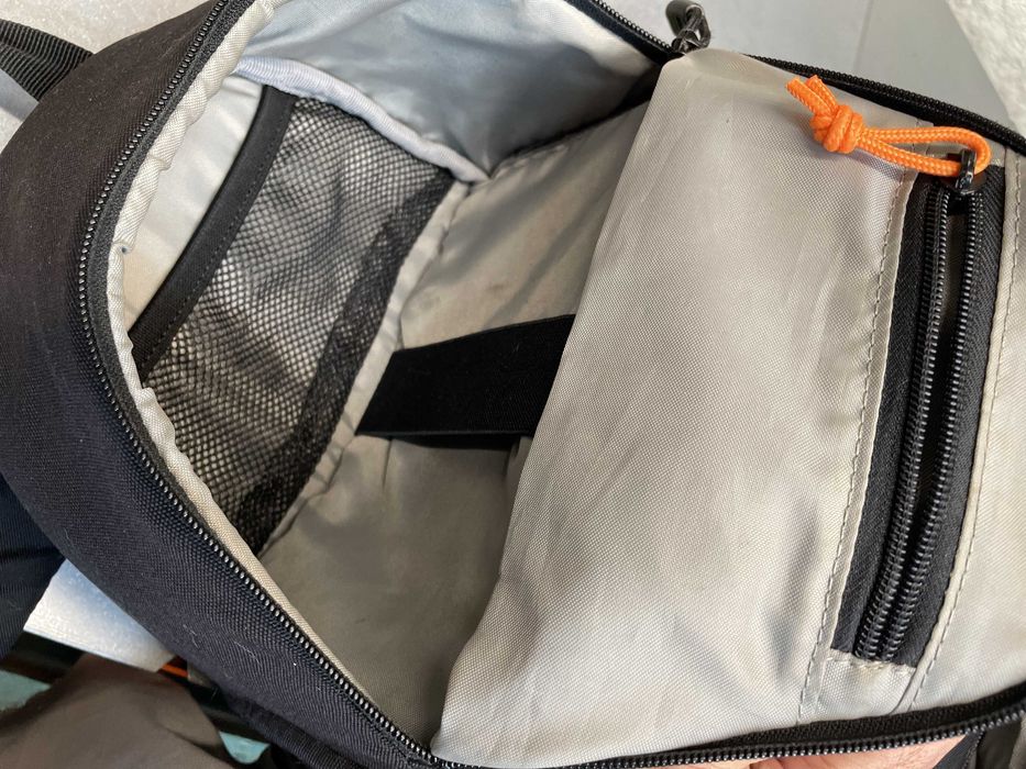 Mochila Lowepro Slingshot 202 AW Preta