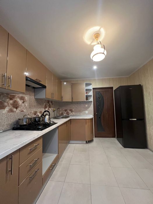 Оренда приватного будинку з паркомісцем