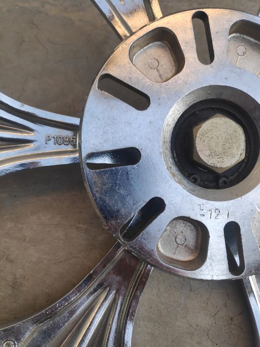 Спиннер вращающийся на диск