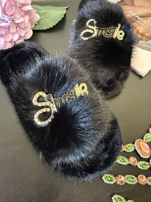 Пухнасті домашні капці