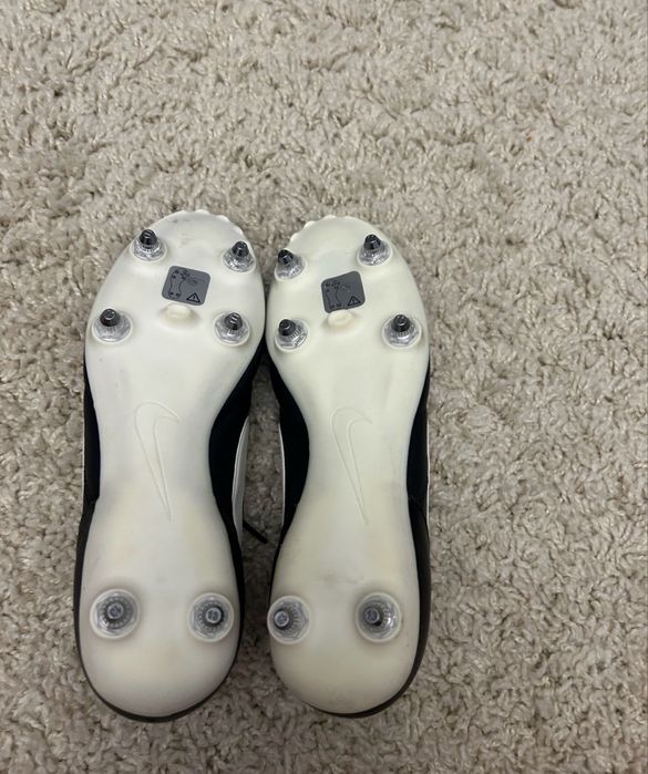Buty piłkarskie Nike premier r.39