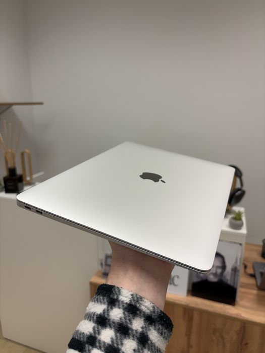 Macbook Air M1 8/256gb стан чудовий, гарантія
