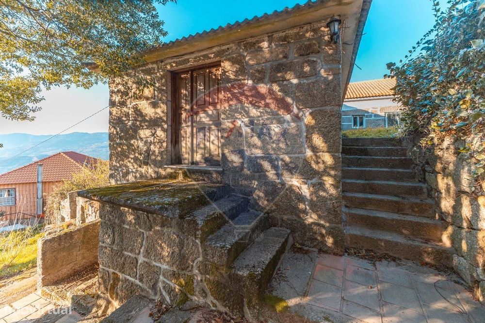 Moradia T3 para venda — Resende, Viseu