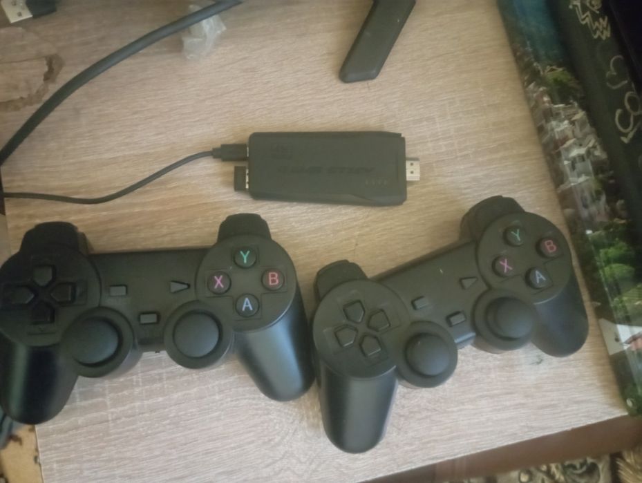 Продам приставку робочу 

CONTROLLER GAMEPAD