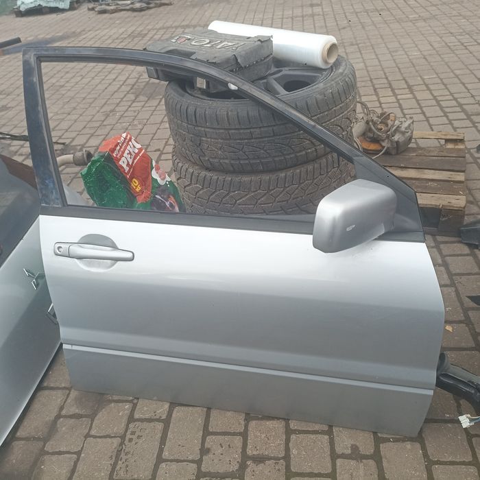 Двері R  L useМітсубісі ланцер 9