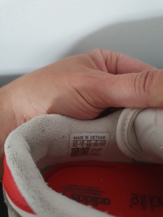 Adidasy dziewczęce 33