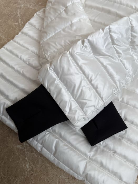 Дуже гарна жіноча куртка Calvin Clein