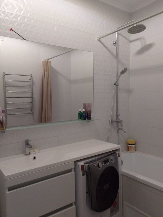 Продам 3-х кім.,новий ремонт,сталінка,центр,набережна,пров.Крупської 4