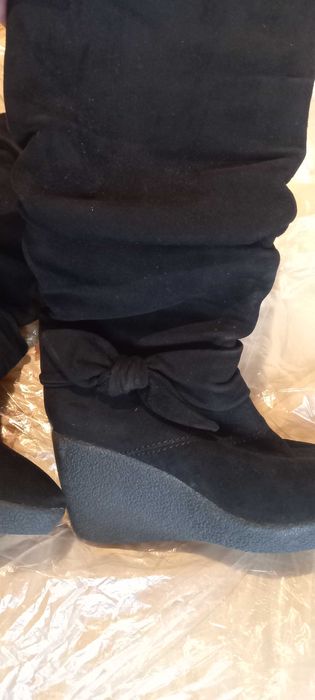 Botas de camurça com cunha, pretas - 36,5 - Cafenoir