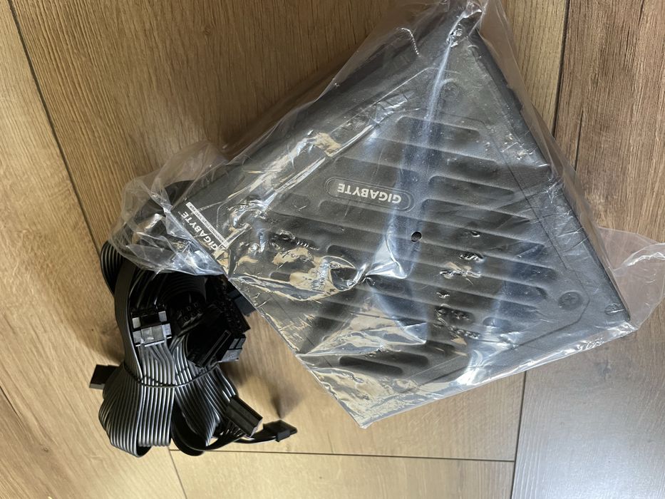 Zasilacz GIGABYTE P550SS 550W 80 Plus Silver gwarancja