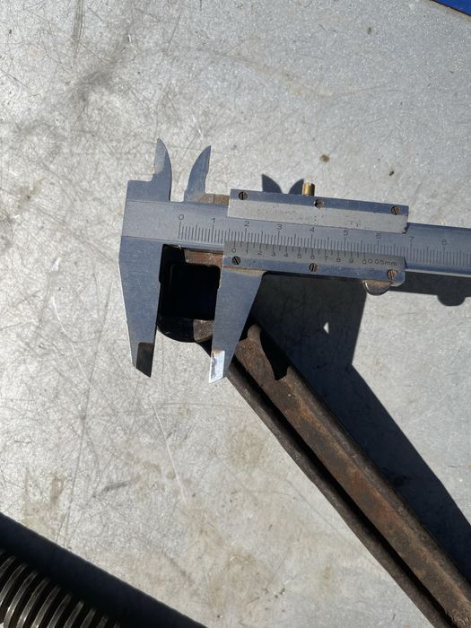 Винты для слесарных тисков