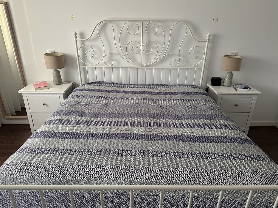Cama de casal em ferro 160 x 200 c/ estrado