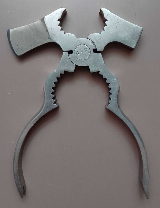 Инструмент СССР Топор Кусачки Орехокол Отвертка Гвоздодер Молоток