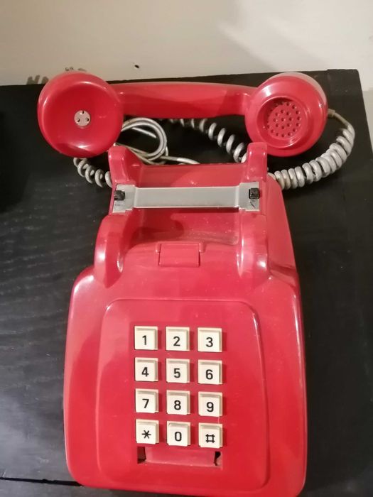 Telefone vermelho de teclado - tlp