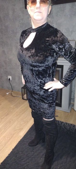 Mohito Sukienka czarna welurowa