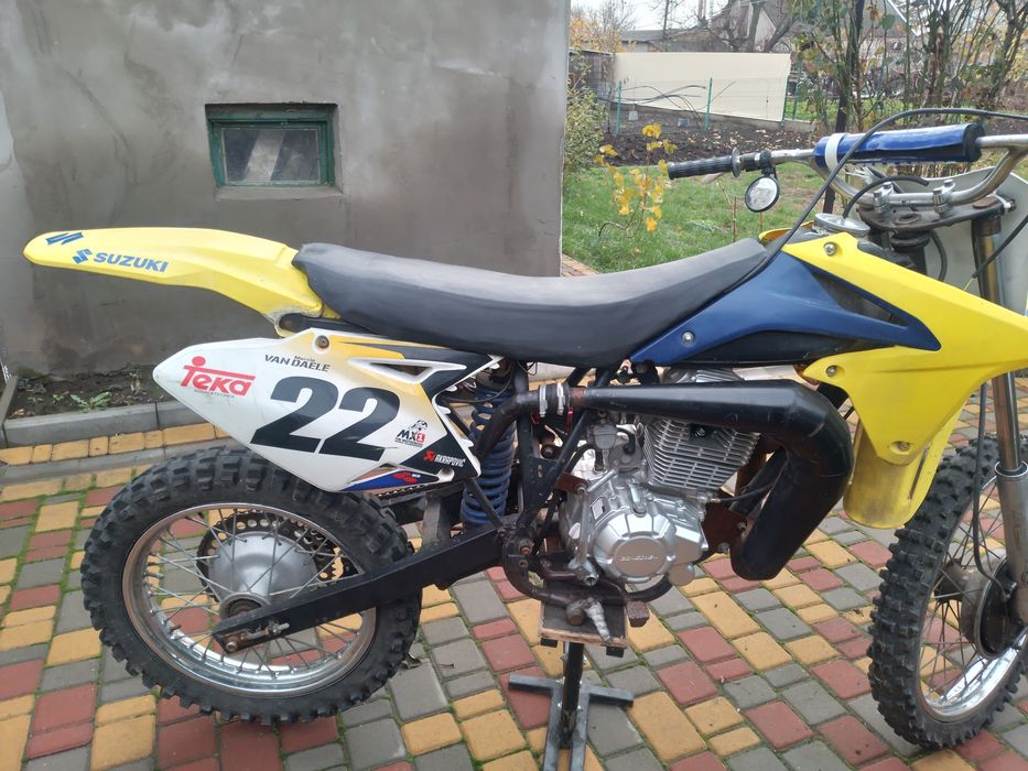 Кроссовый мотоцикл