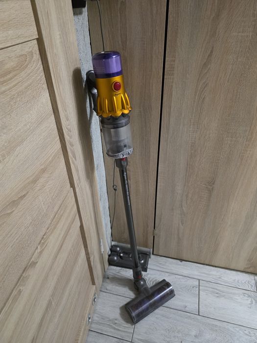 Sprzedam Dyson V12 Slim.