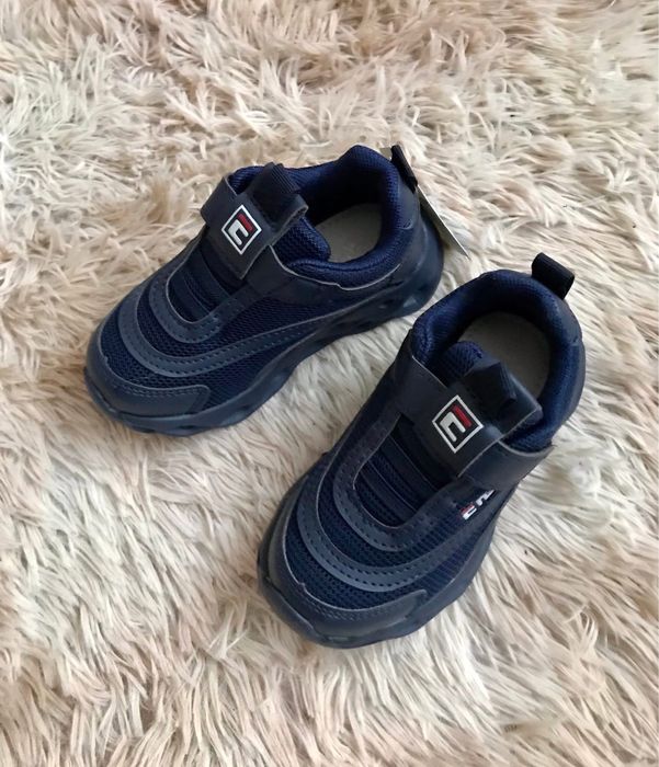 Розпродаж, Кросівки для хлопчиків