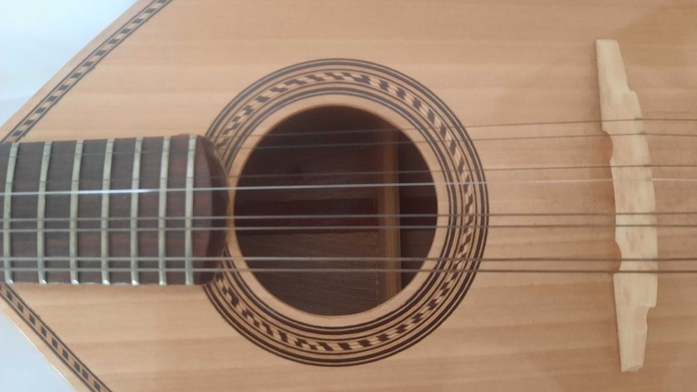 Bandolin de 8 cordas português