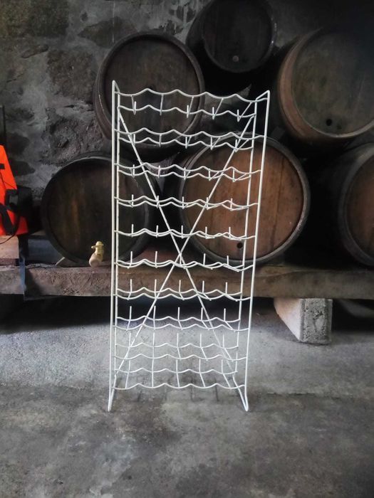 Suporte para 50 garrafas