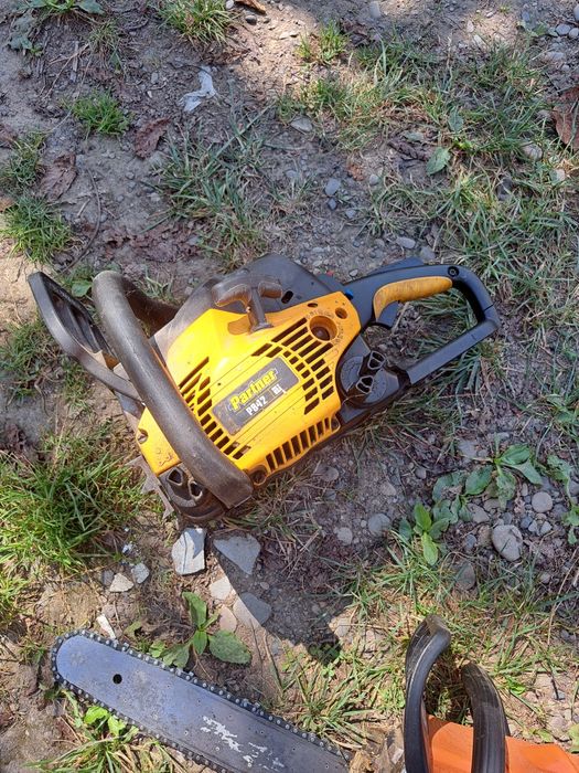 Продаються бензопили