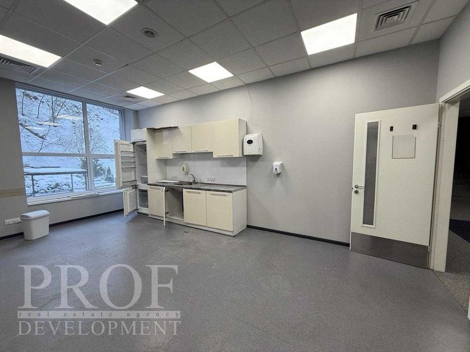 Оренда офісу в бізнес центрі метро Олімпійська (550 м2)