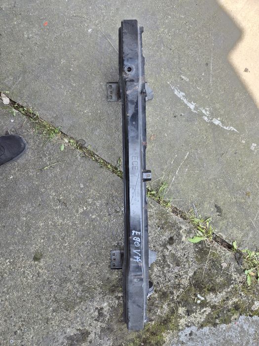 Przednia Belka Zderzaka BMW E90