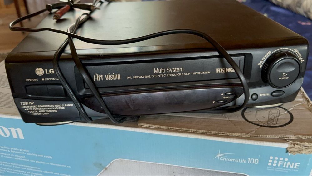 Відеомагнітофон LG T29HW Art Vision VHS, ретро