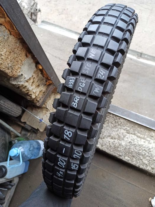 Мотошина резина 4.10 4.00 R18 (110/90 або 110/100 або 120/90 R18)