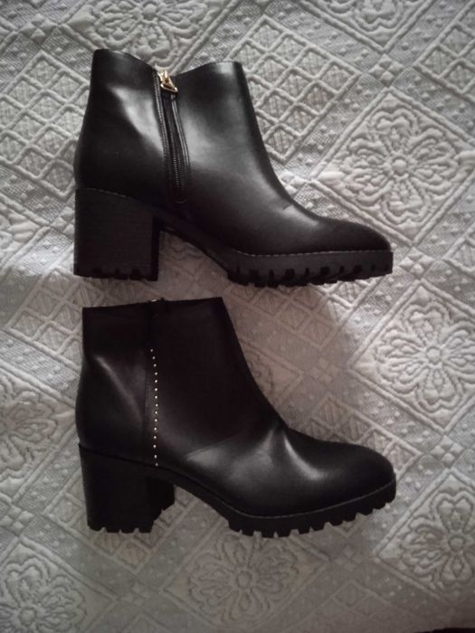 Botins pretos 39