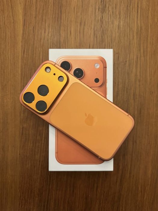 Iphone 17 pro pomranczowy