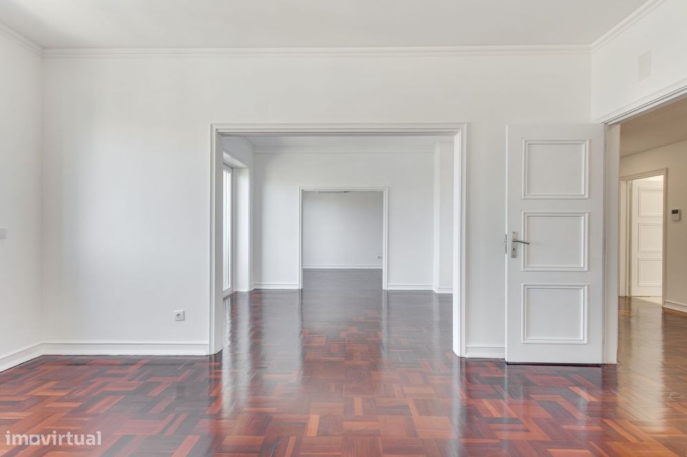 T4 Apartment on Avenida da República