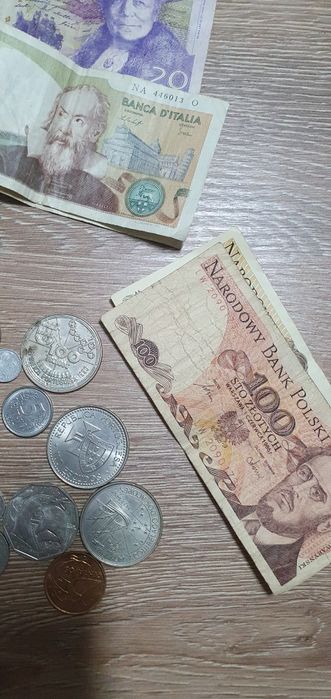 Notas e moedas coleção