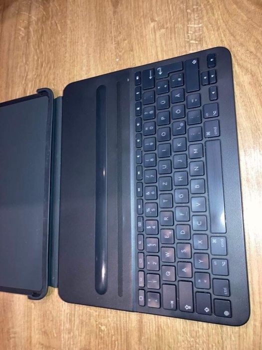 Slim Folio PRO 12.9” 3/4 generacja logitech