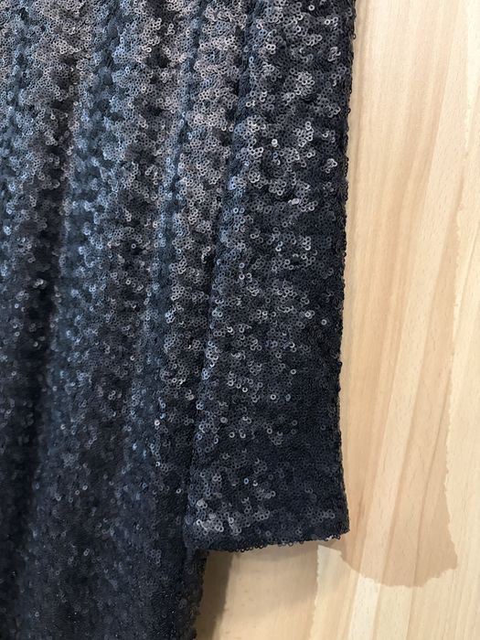 Czarna cekinowa sukienka