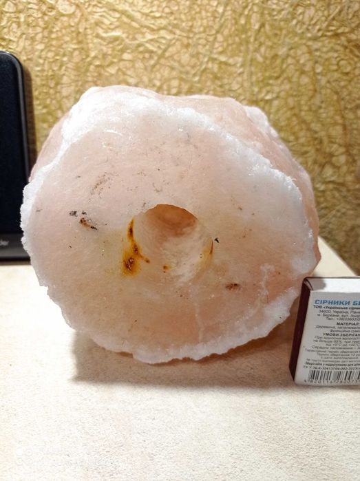 Лампа соляная скала.