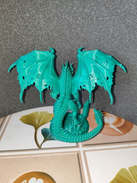 Величний дракон, фігурка