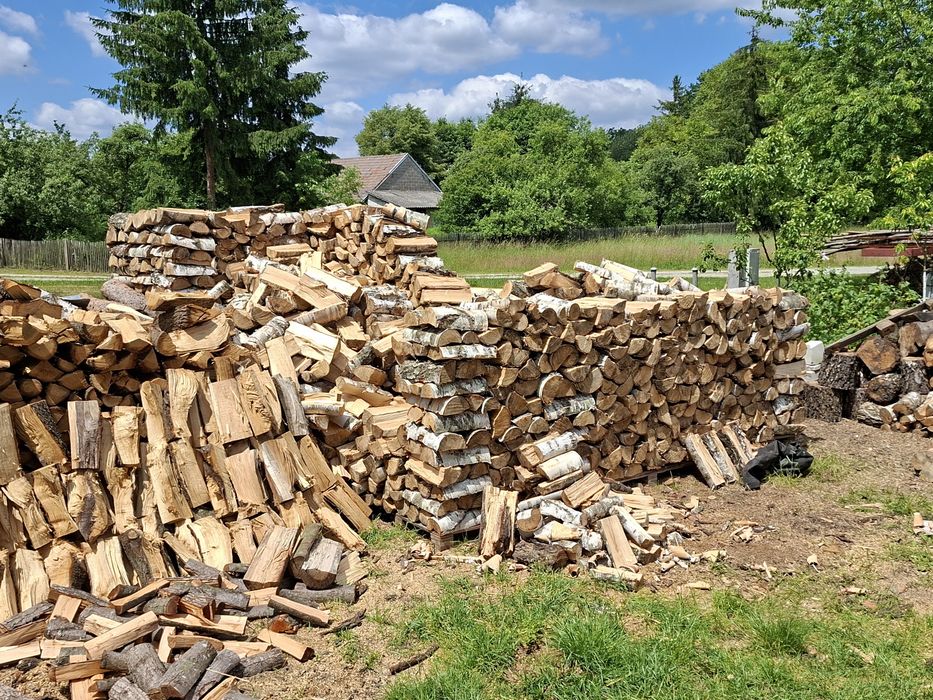 Drewno  opałowe Pelet suszone  naturalnie