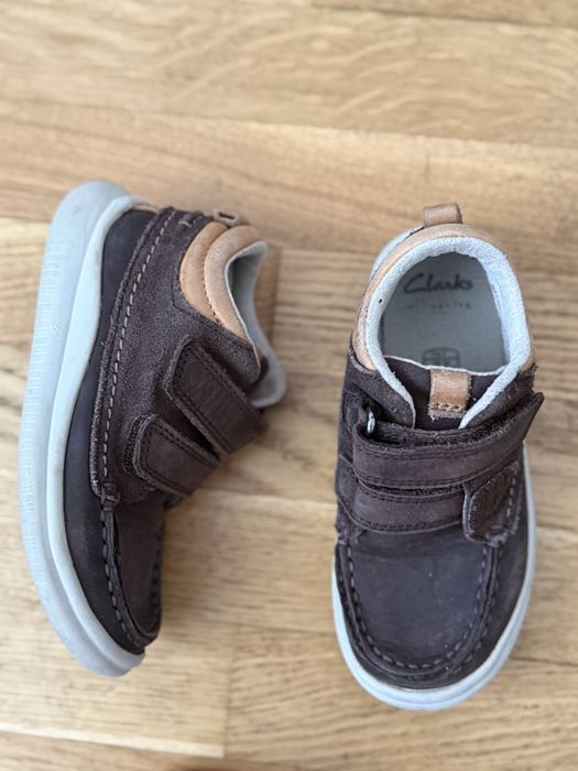Взуття для хлопчика Clarks та Nike 25 розмір