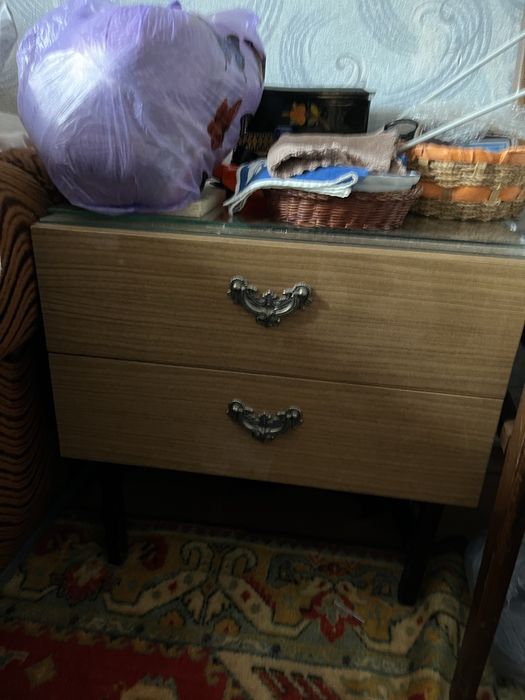 шкаф,кресла,диван,тумбочки