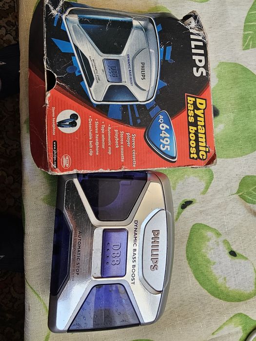 Кассетный плеер Philips AQ6495