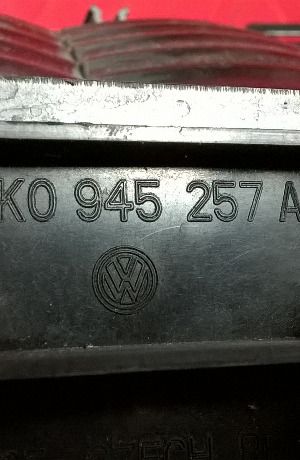 Farolim Stop Esq - 2K0945111A- VOLKSWAGEN CADDY III Caixa/monovolume