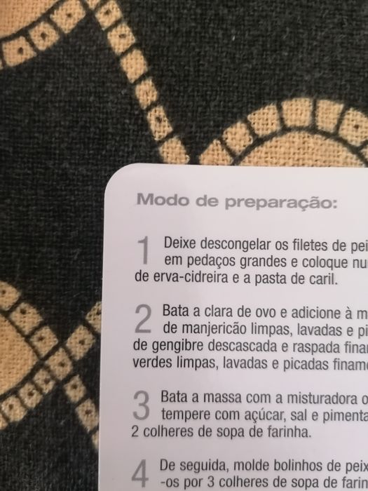 Caixa com 50 receitas no wok