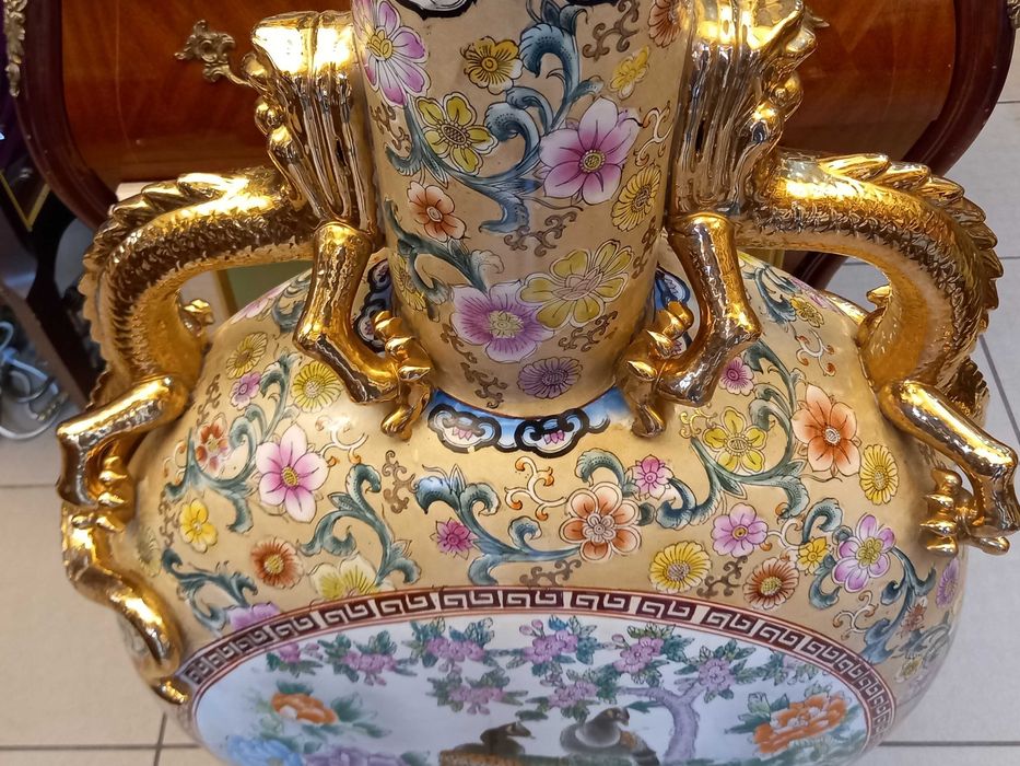 Potężny wazon ze smokami, Chiny, 24 karat, wys. 91cm, szer. 63cm