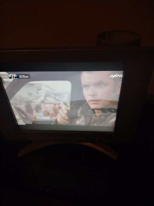 Vendo televisão a trabalhar marca CROWN