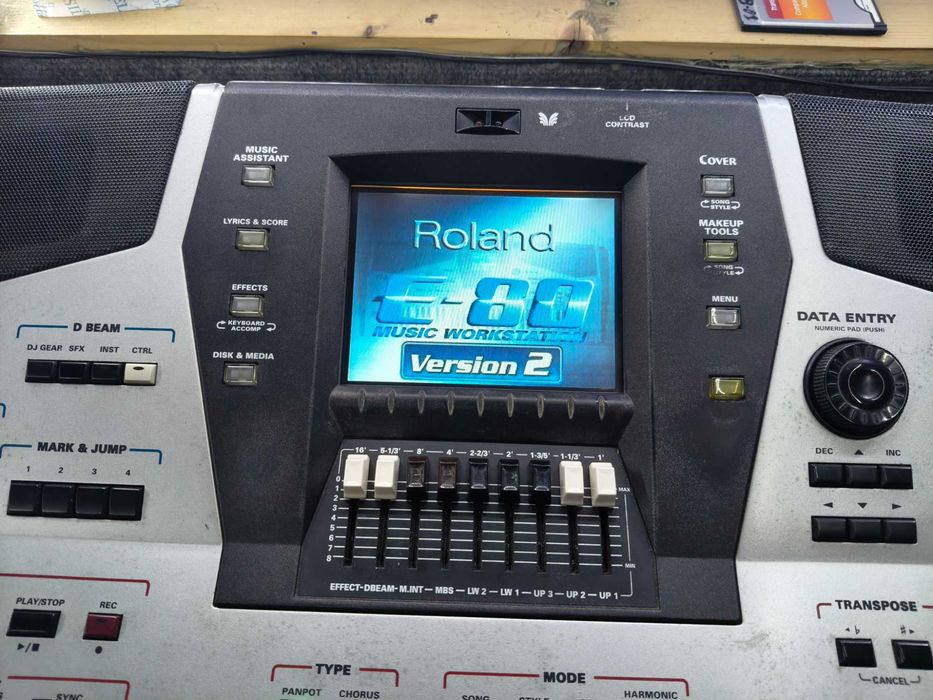 Teclado Roland E-80