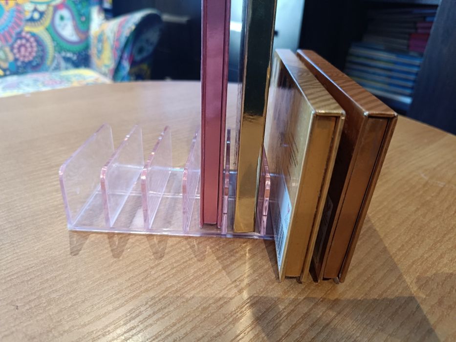 2x segregator, organizer na kosmetyki, paletki cieni